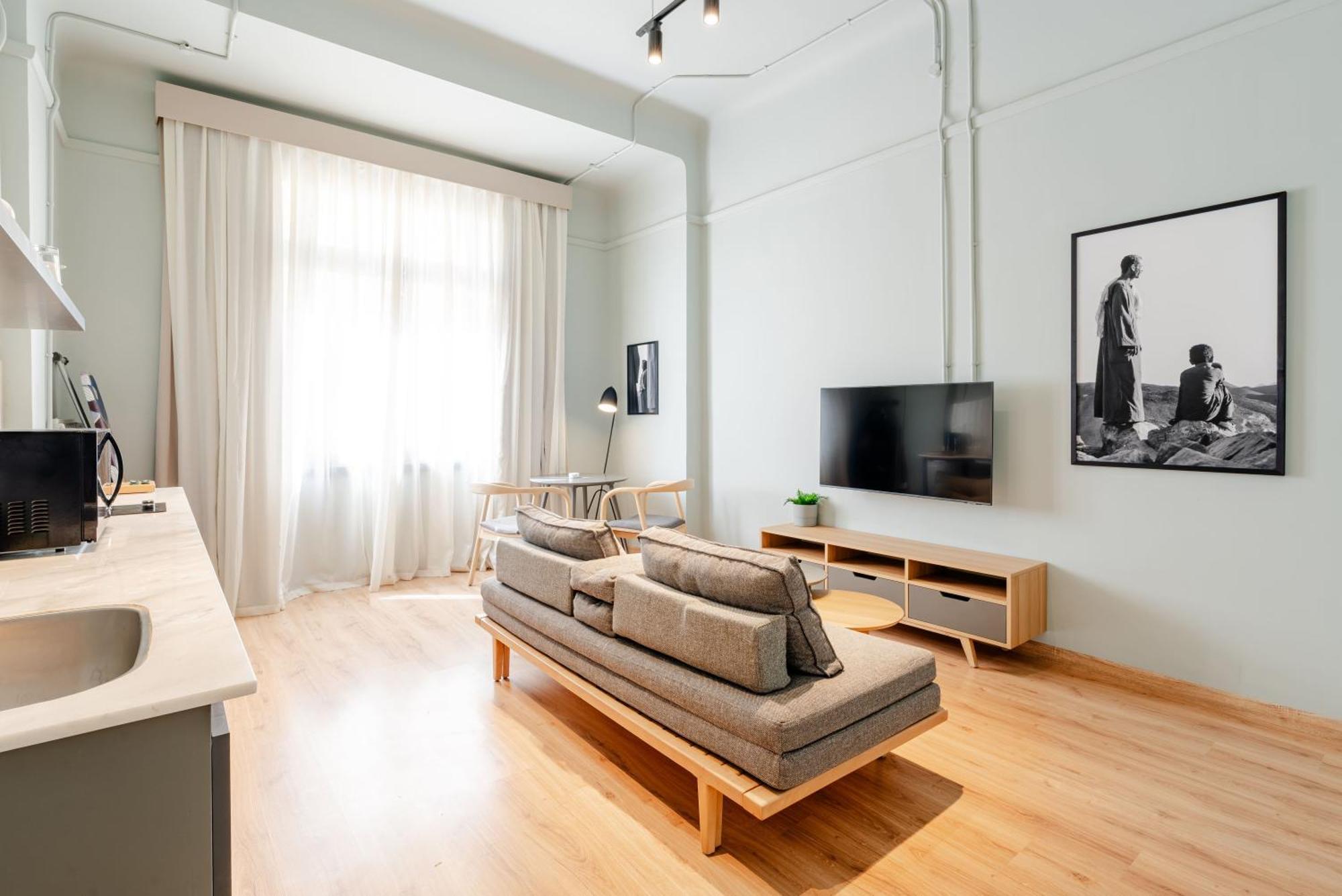 Grey L Studio Apartments Downtown Alexandria Menasce House Exterior photo