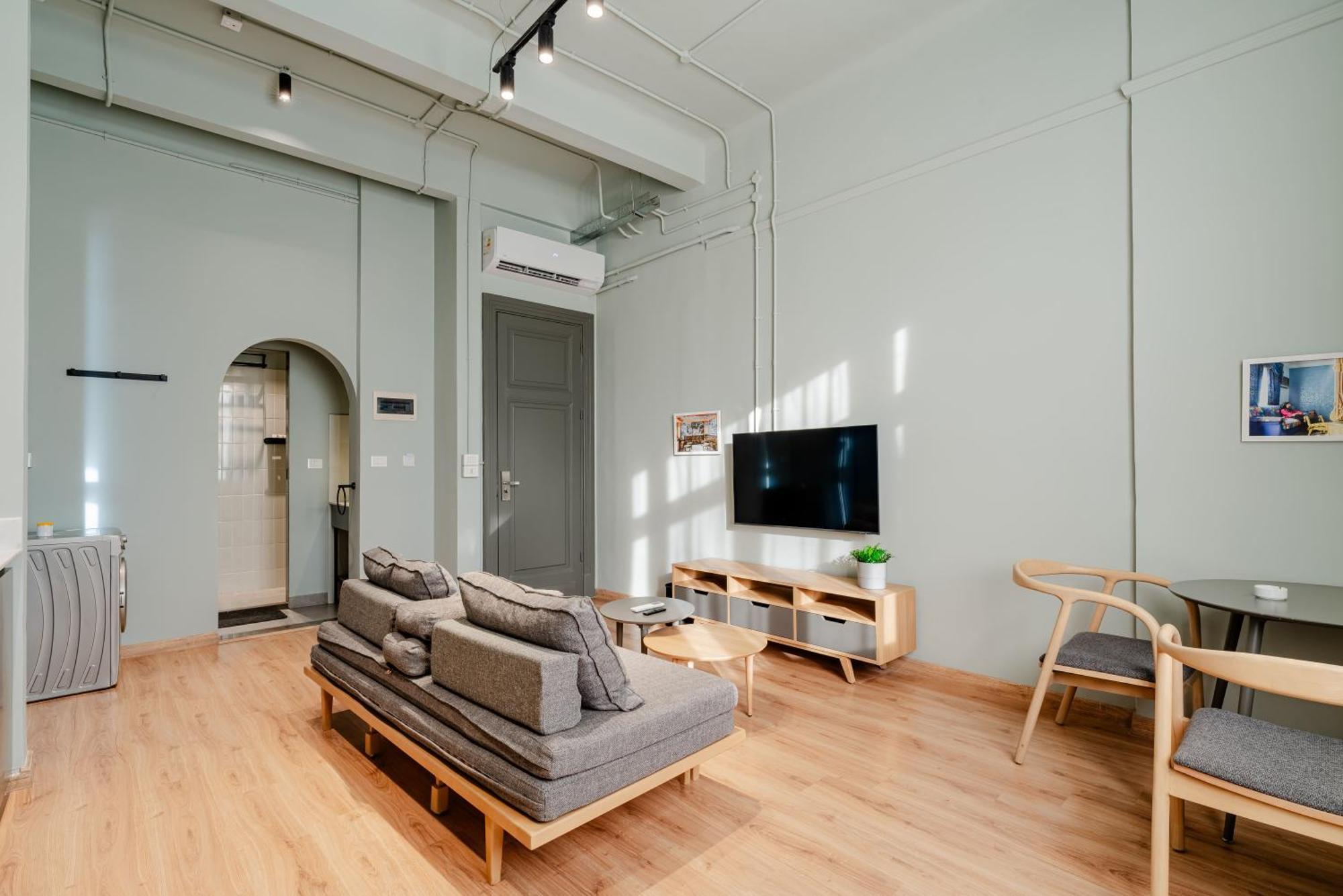 Grey L Studio Apartments Downtown Alexandria Menasce House Exterior photo